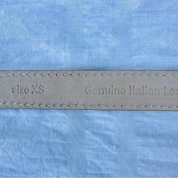 Banana Republic Italian Croc Embossed Leather Belt Yellow | Gold XS - Picture 3 of 9